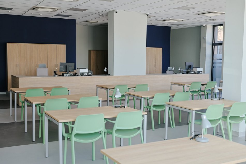 Łódź. Nowy Wydział Ksiąg Wieczystych gotowy. Kryje ponad 40 kilometrów półek