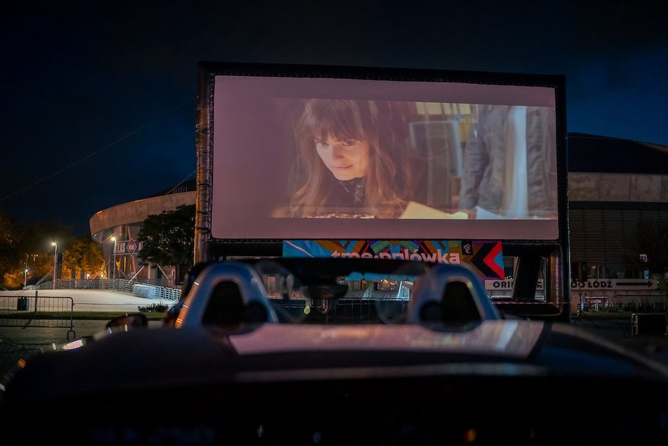 Łódź. Motopolówka przy Atlas Arenie w Łodzi. Dobre kino prosto z samochodu