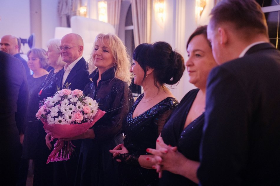 Studniówka XV w Łodzi. Niezapomniane chwile i piękne wspomnienia