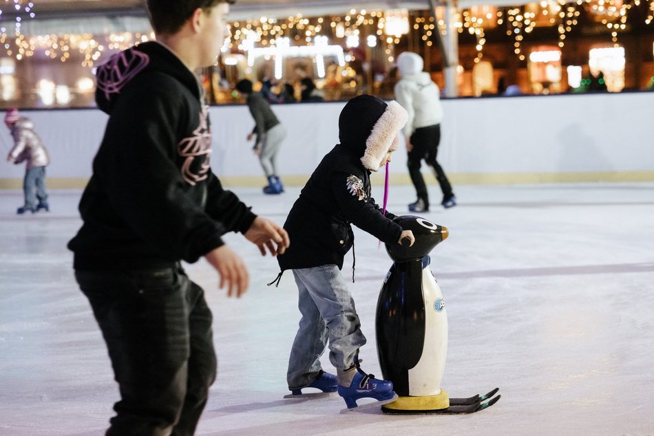 Ostatnie dni lodowiska w Manufakturze! Łodzianie korzystają z uroków zimy!