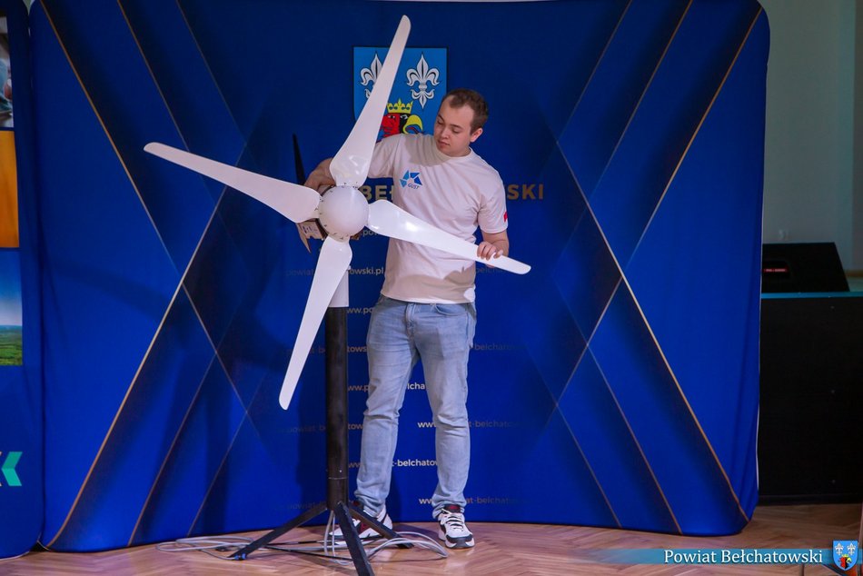 Łódź. Studenci z Łodzi budują turbinę wiatrową... z lnu! Czym wyróżnia się pionierski i ekologiczny projekt?