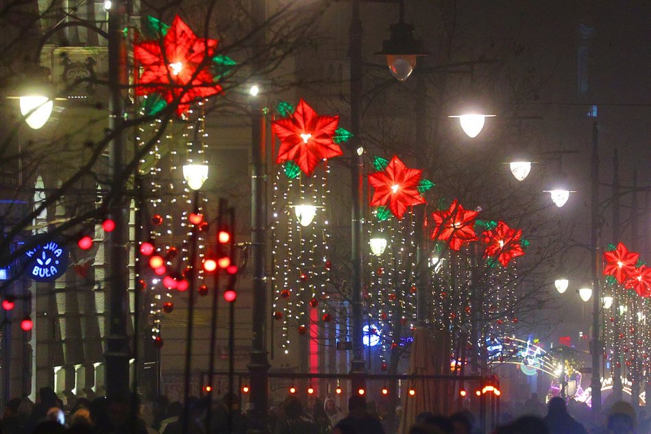 Iluminacje świąteczne w Łodzi. Zobacz najpiękniejsze ozdoby na Piotrkowskiej i placu Wolności