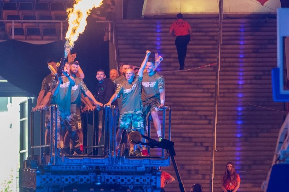 Mecz Gortat Team vs NATO w Łodzi. Czołgi, płomienie i masa sportowych emocji!