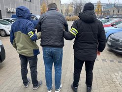 Policjanci z Łodzi rozbili grupę oszustów