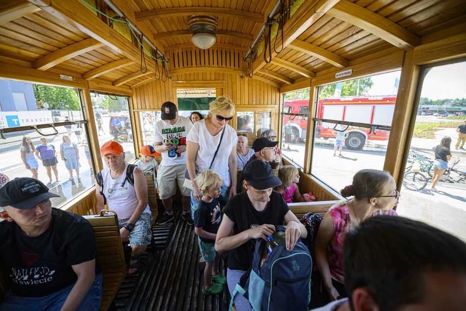 Łódź. Piknik otwarcia Szczecińskiej w Łodzi wielkim hitem. Tłumy łodzian bawią się świetnie