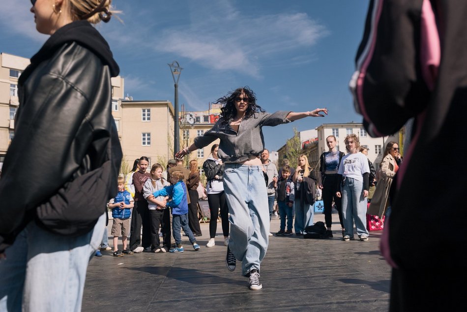 Roztańczeni Łodzianie na Placu Wolności! Tak świętowali Międzynarodowy Dzień Tańca