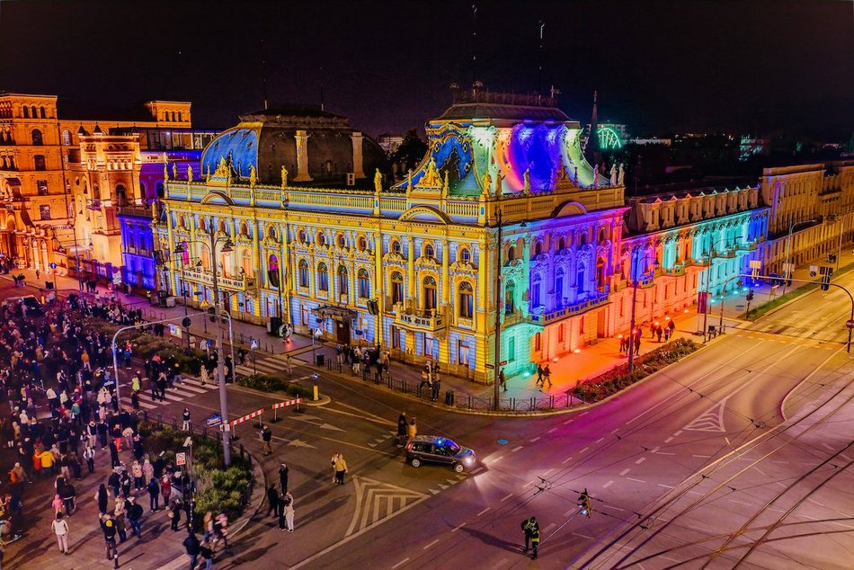 Łódź. Po prostu magia! Pałac Poznańskich zachwyca na Light Move Festival 2025