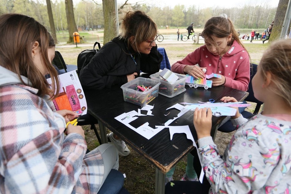 Rodzinny piknik w Arturówku. Kurs udzielania pierwszej pomocy, warsztaty dla dzieci, pokaz ratownictwa medycznego