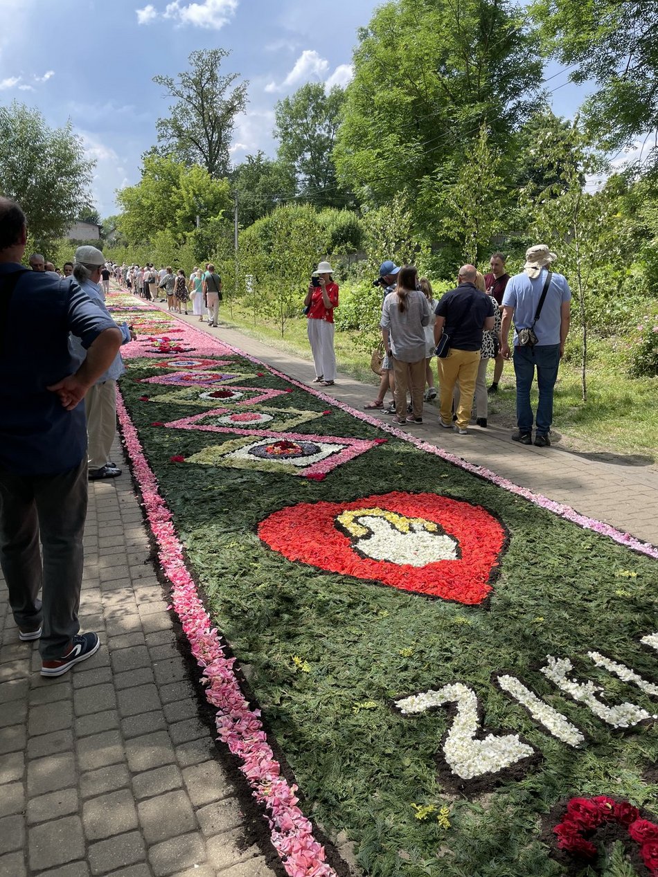 Kwiatowe dywany w Spycimierzu