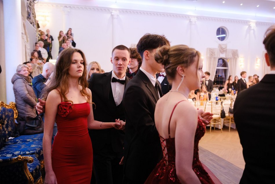 Studniówka XV w Łodzi. Niezapomniane chwile i piękne wspomnienia