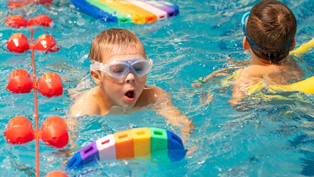 Aquapark Fala kusi ofertą na ferie 2025 w Łodzi. To niezaWODNA opcja!