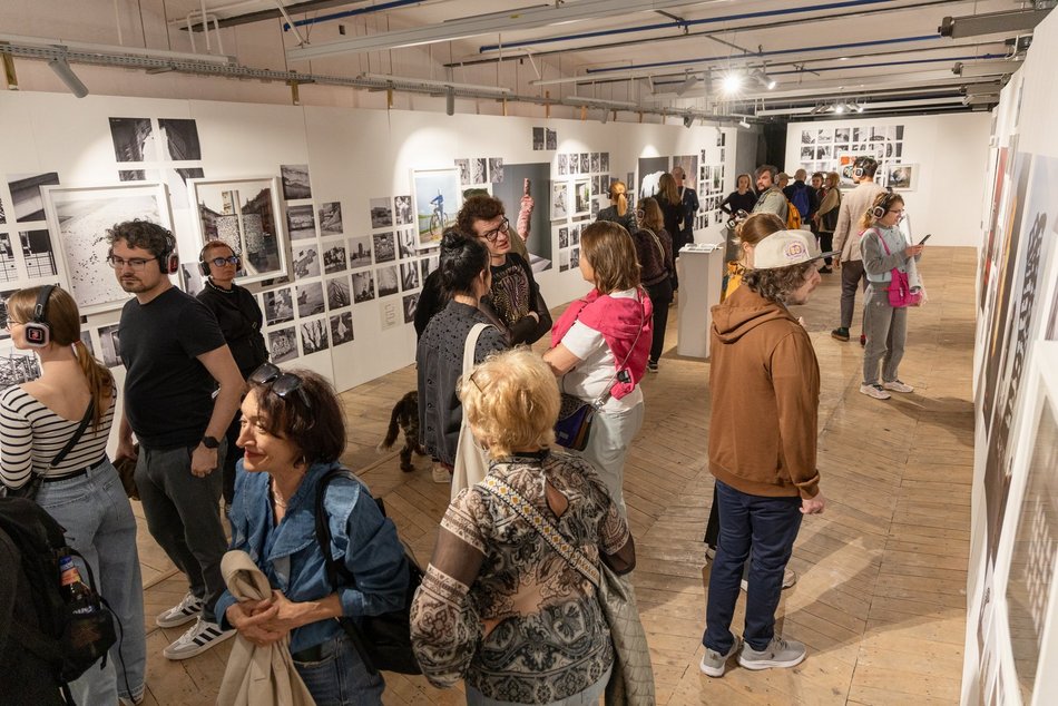 Łódź. Fotofestiwal 2025 w Łodzi rozpoczęty. Tłumy na inauguracji