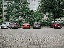 Łódź. Nowy parking na Kozinach w Łodzi. Tego potrzebowali mieszkańcy