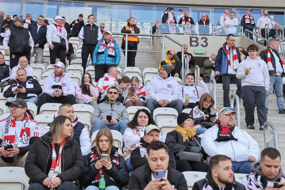 Łódź. Kibice na meczu ŁKS Łódź z Ruchem Chorzów. Byłeś/aś? Znajdź się w galerii!