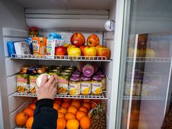 Zostało ci jedzenie po Wielkanocy? Podziel się nim w jednej z 27 lodówek społecznych w Łodzi