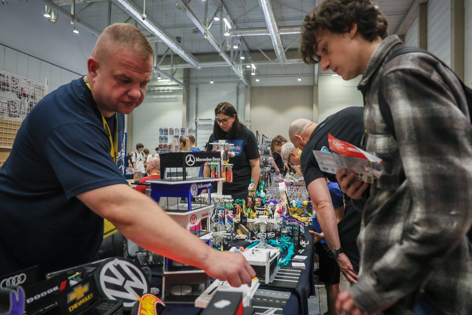 Łódź. Hot Wheels opanowały halę Expo Łódź! Setki miniatur aut, wyścigi na żywo i nie tylko!