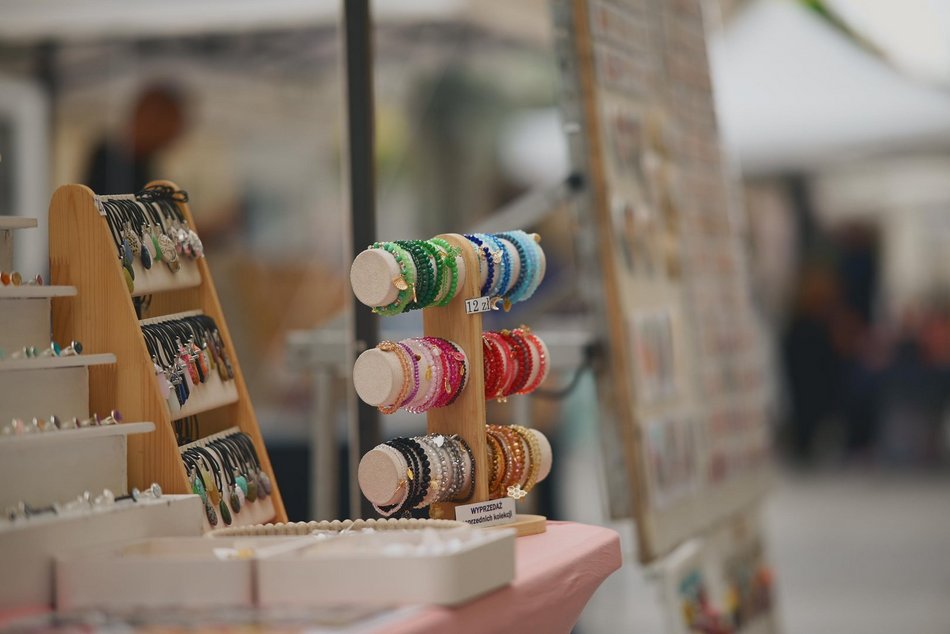 Rękodzielnia na Pietrynie w Łodzi trwa w najlepsze. Co oferują artyści?