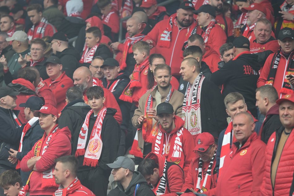 Łódź. Kibice na meczu Widzew Łódź - Bruk-Bet Termalica Nieciecza. Byłeś/aś? Znajdź się w galerii!
