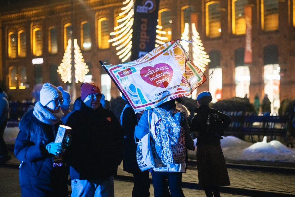 Łódź. Światełko do Nieba zakończyło WOŚP 2026 w Łodzi. Tłumy Łodzian w Manufakturze