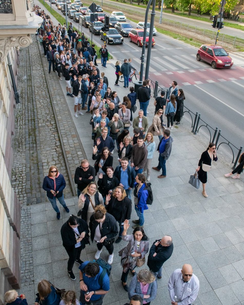 Zwiedzający podczas Nocy Muzeów 2023 w Łodzi