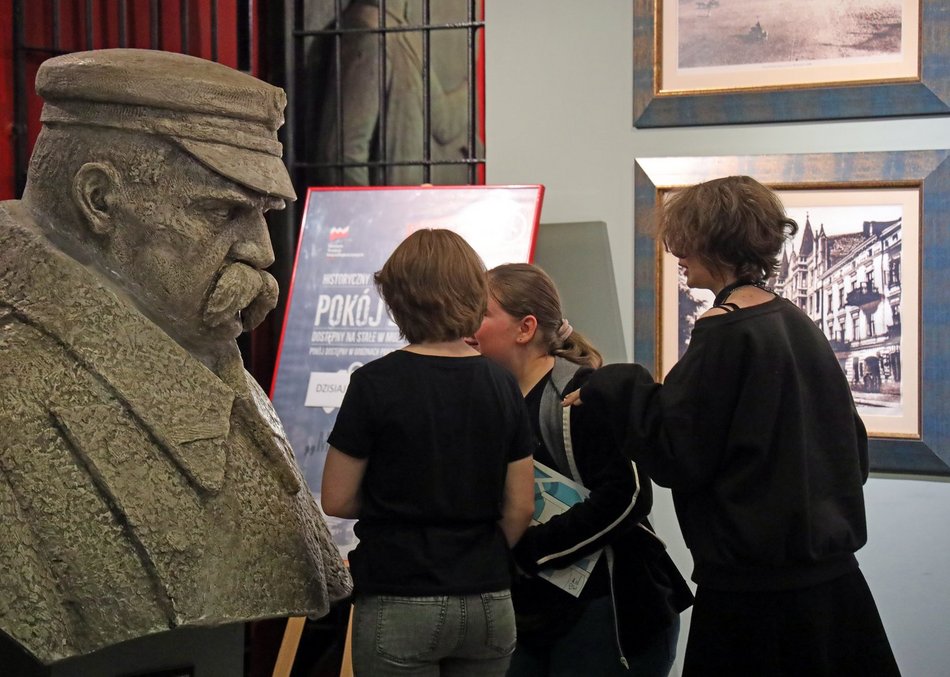 Zwiedzający podczas Nocy Muzeów 2023 w Łodzi