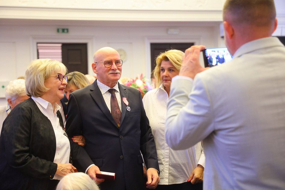 Łódź. Medale za długoletnie pożycie małżeńskie. Rekordziści są razem od 66 lat!