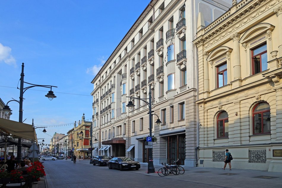 Hotel Grand przy Piotrkowskiej już bez rusztowań! Co za zmiana! Jak prezentuje się elewacja?