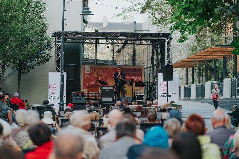 Jazzowe wtorki w Łodzi. Zespół Tomasz Lepczak Trio zgromadził tłumy w Pasażu Róży