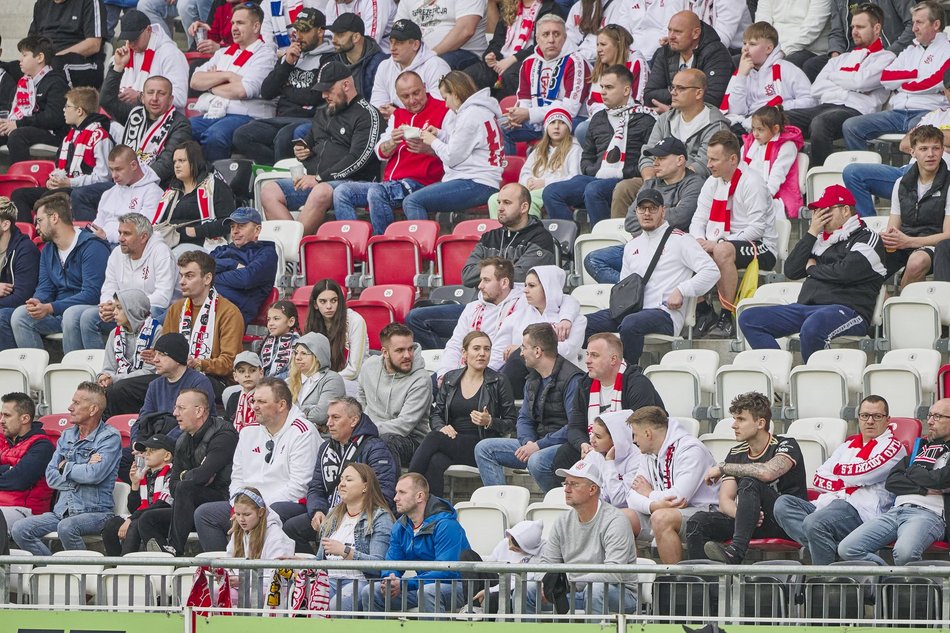 Kibice ŁKS Łódź na meczu z Radomiakiem Radom