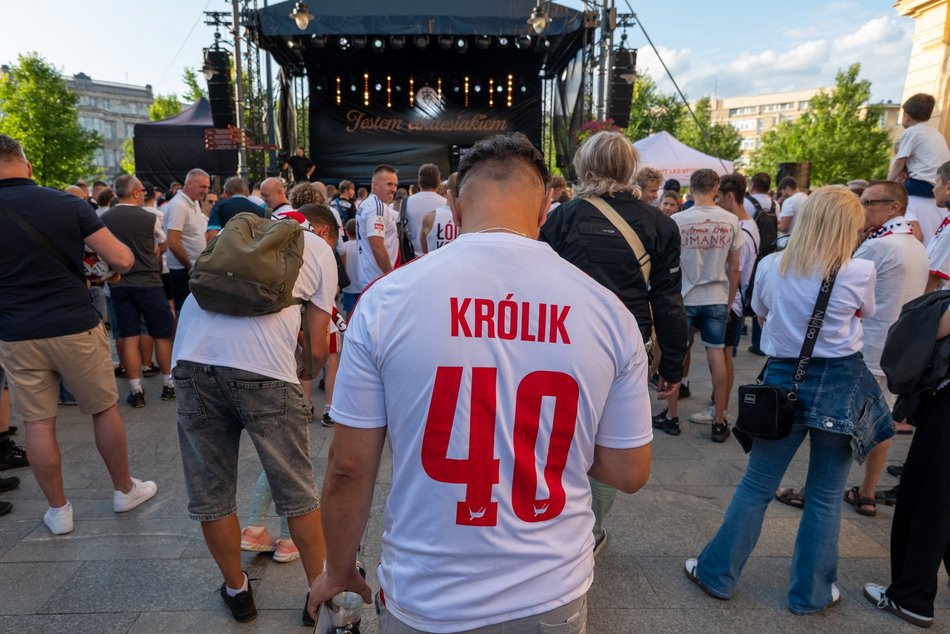 ŁKS Łódź zaprezentował skład na placu Wolności! Byłeś/aś tam? Odszukaj się w galerii