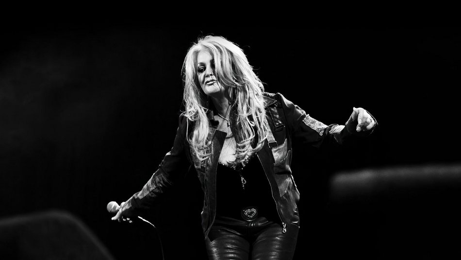Łódź. Bonnie Tyler w Sport Arenie w Łodzi. Jubileuszowy koncert i specjalna promocja na bilety