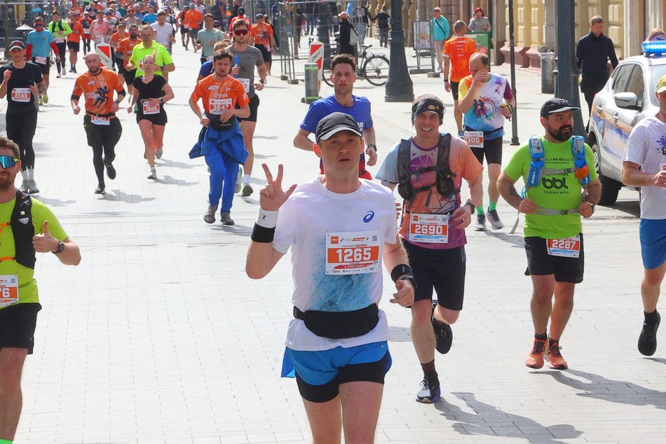 Łódź. DOZ Maraton Łódź 2026. Brałeś udział w biegu? Odszukaj się w galerii i zapisz na pamiątkę!