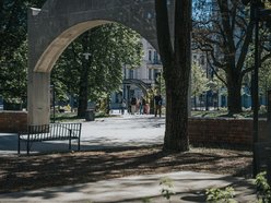 Łódź. Park Staromiejski w Łodzi idealny na majówkowy spacer. To zielona oaza w centrum miasta!