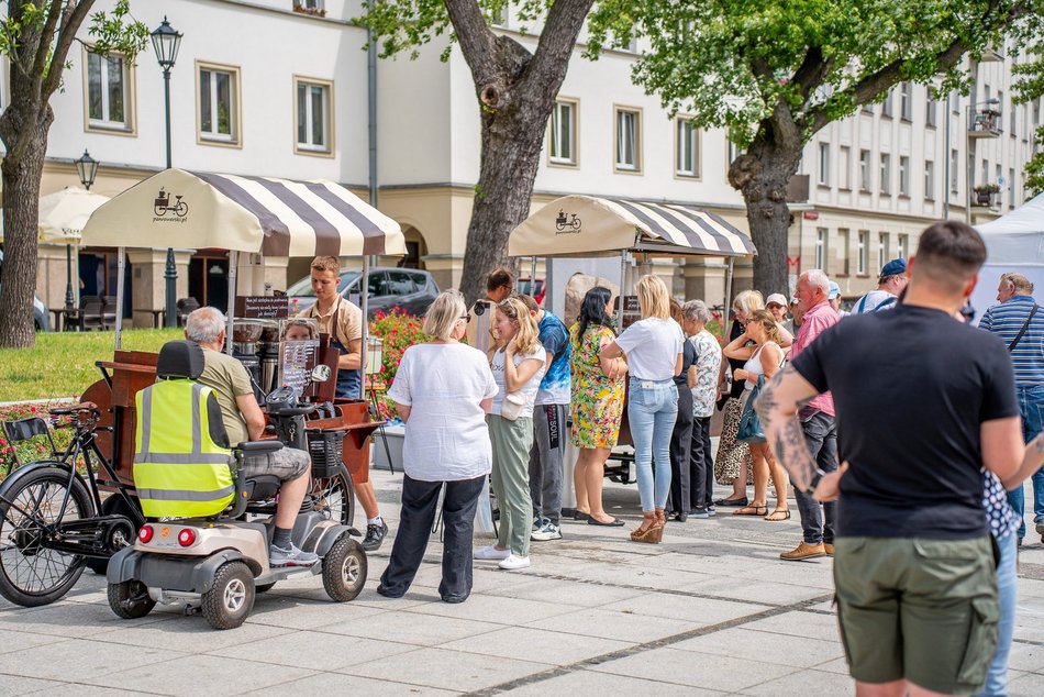 Łódź. Piknik bez barier w Łodzi. Stary Rynek tętnił życiem i pozytywną energią