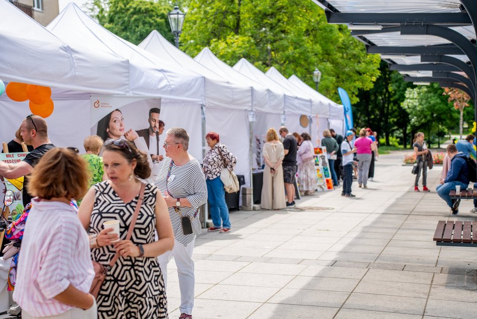 Łódź. Piknik bez barier w Łodzi. Stary Rynek tętnił życiem i pozytywną energią