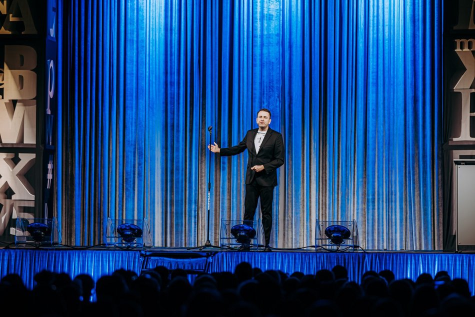 Łódź. Polska Noc Kabaretowa w Łodzi. Prawdziwa uczta humoru i tłumy w Atlas Arenie