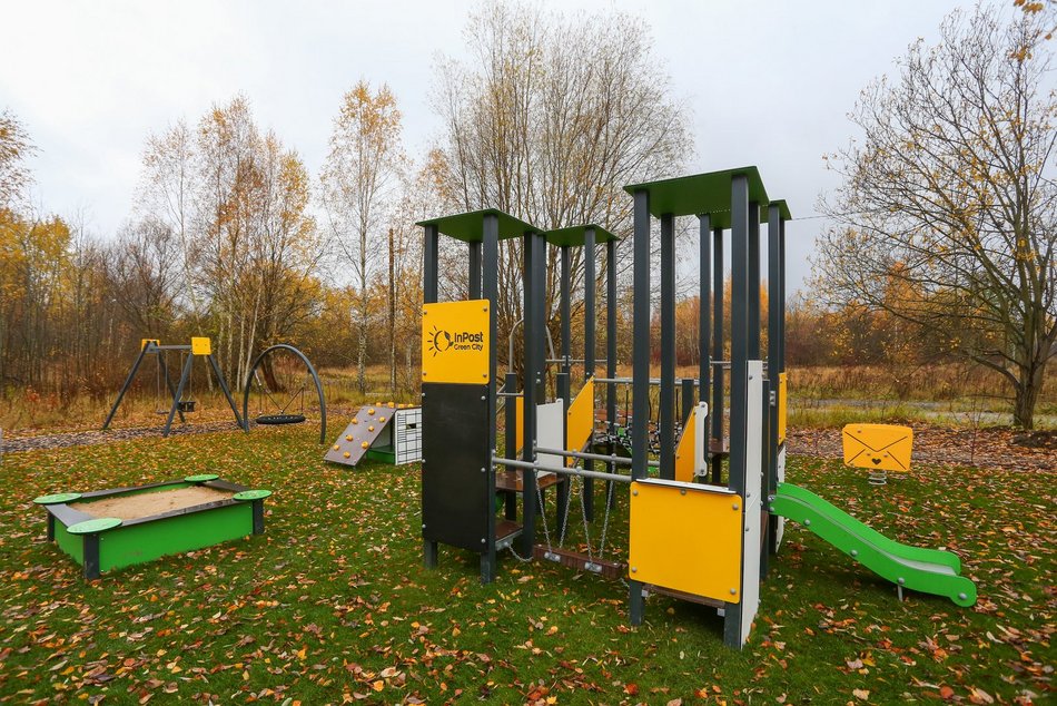 Nowy plac zabaw na Janowie gotowy. Powstał we współpracy z InPostem