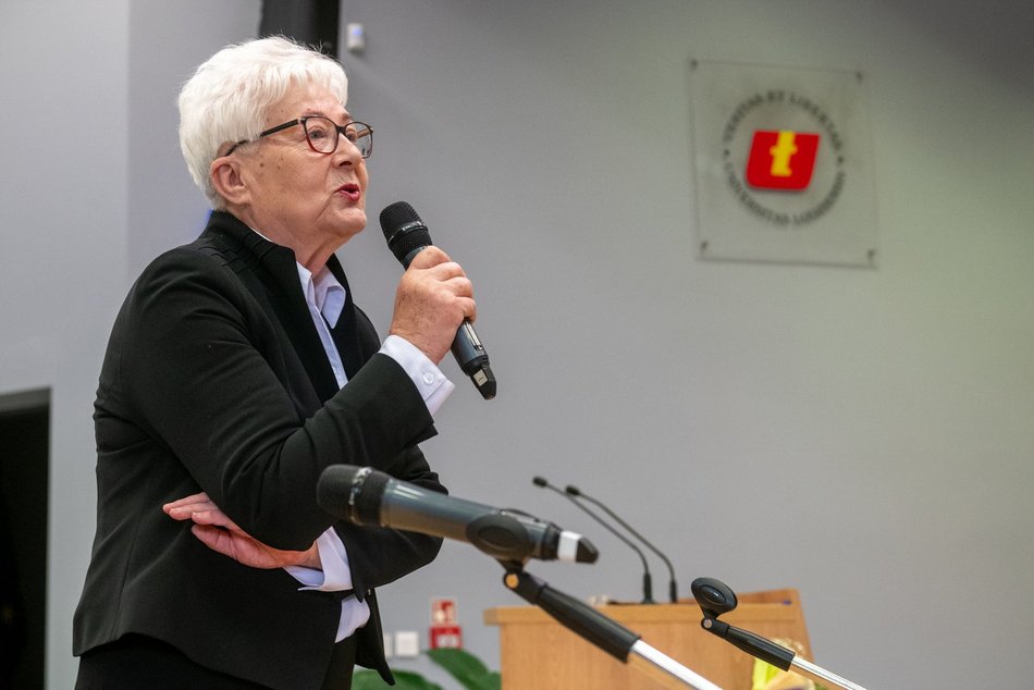 Zakończenie roku na Uniwersytecie Trzeciego Wieku UŁ. Nie obyło się bez wzruszeń