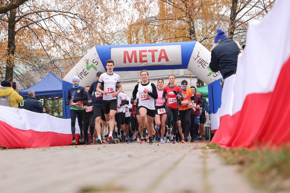 Bieg Niepodległościowa 5 w parku Na Zdrowiu w Łodzi. Odszukaj się w galerii!