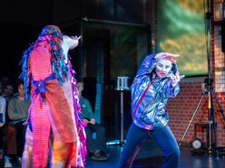 Łódź. Darmowy spektakl w Centralnym Muzeum Włókiennictwa w Łodzi! Przemysł, odzież i taniec