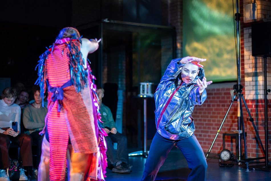 Łódź. Darmowy spektakl w Centralnym Muzeum Włókiennictwa w Łodzi! Przemysł, odzież i taniec