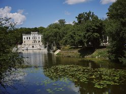 Łódź. Tajemnicza historia Lasu Łagiewnickiego w Łodzi. Kapliczki, uzdrawiające źródełko i pałac Heinzlów