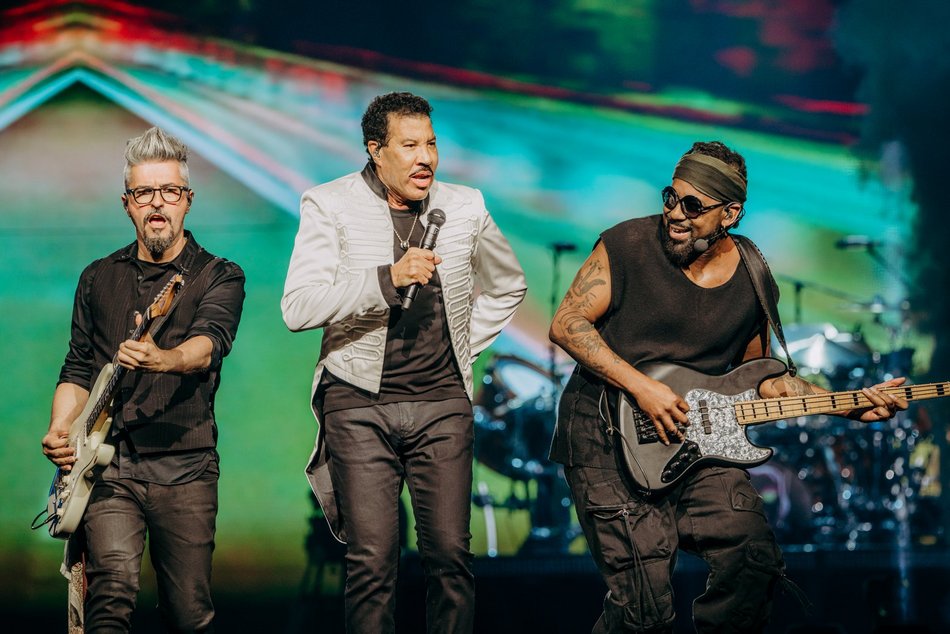 Łódź. Lionel Richie w Łodzi. Ponadczasowe hity porwały publiczność w Atlas Arenie