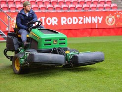 Łódź. Zima na stadionach w Łodzi. Jak MAKiS dba o murawy przy al. Piłsudskiego i al. Unii?