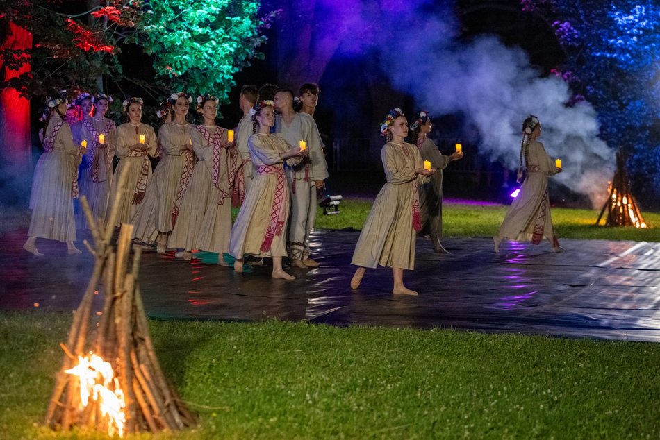 Łódź. Noc Świętojańska w Ogrodzie Botanicznym w Łodzi