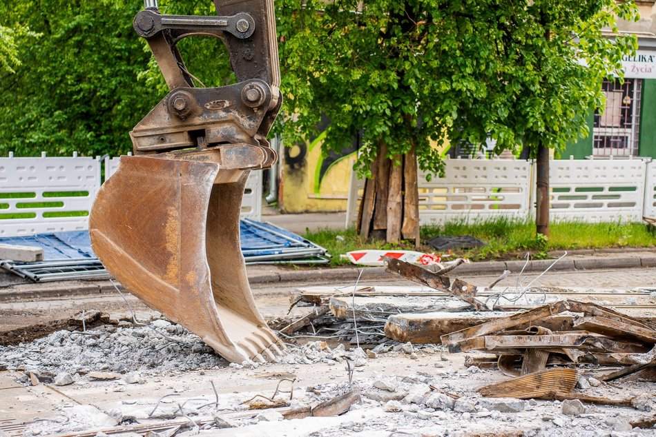Łódź. Remont Rzgowskiej w Łodzi na pełnych obrotach. Zniknęło torowisko MPK Łódź i stary asfalt!