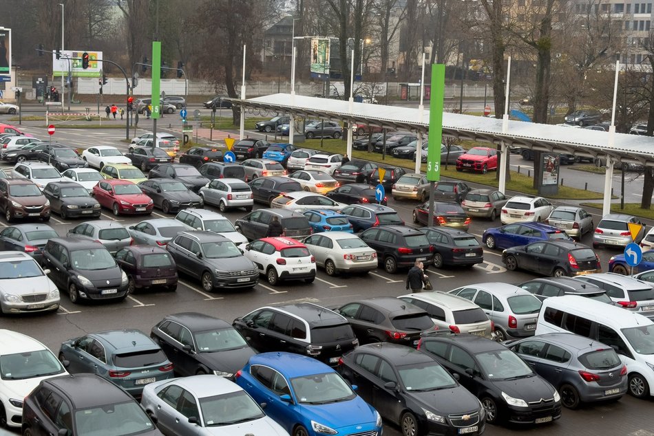 Wybierasz się do Manufaktury w Łodzi? Przygotuj się na szukanie parkingu