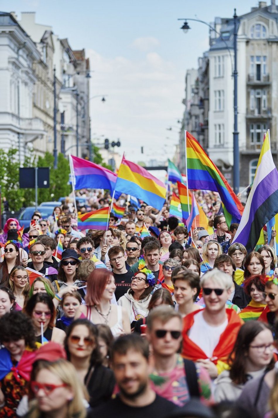 Uczestnicy Marszu Równości na ulicach Łodzi
