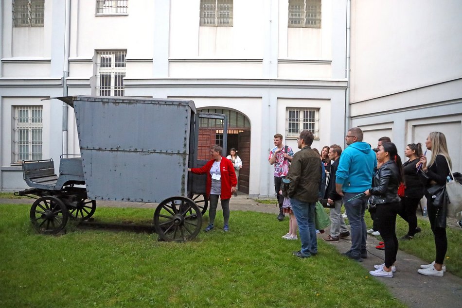 Zwiedzający podczas Nocy Muzeów 2023 w Łodzi