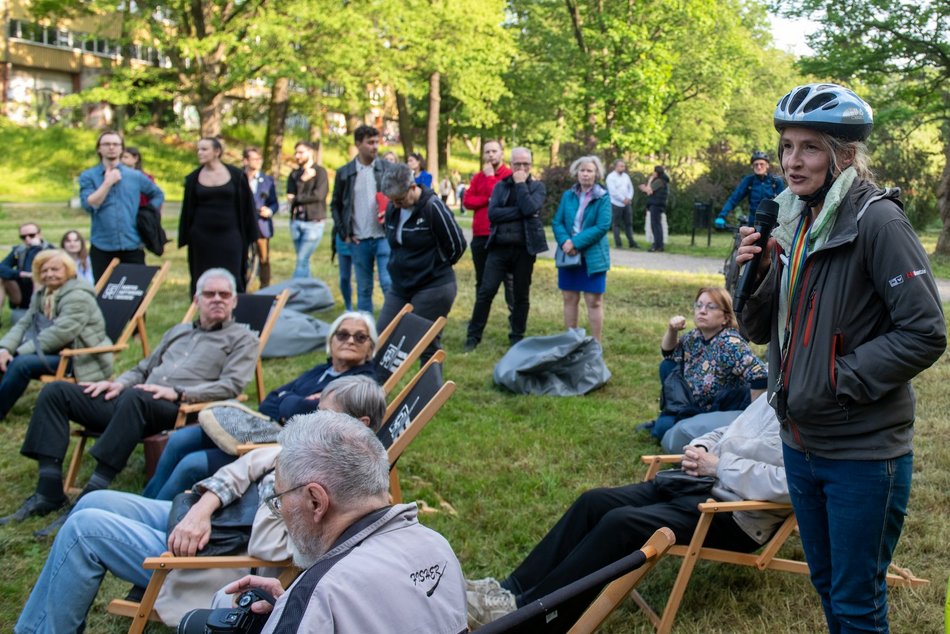 Spacer nad rzeką Jasień na Górnej w Łodzi